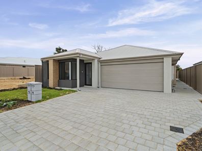 9B Baring Road, Parmelia WA 6167