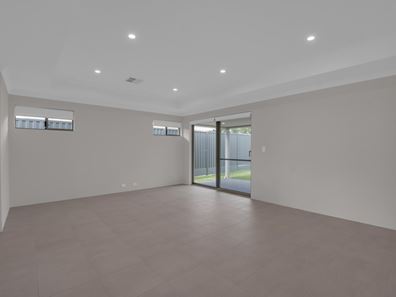 16 Farncomb Street, Byford WA 6122