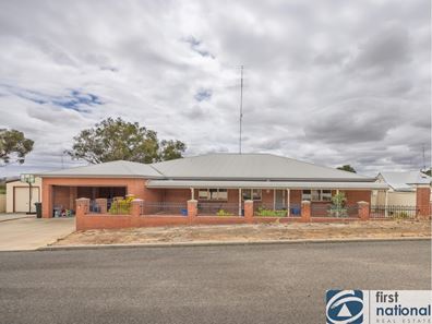 13 Thackrah Ave, Northam WA 6401