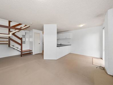15/311 Harborne Street, Glendalough WA 6016