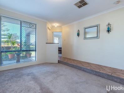 8 Flowerwood Way, Huntingdale WA 6110