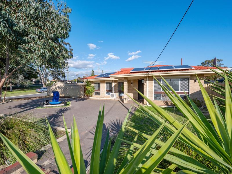 6 Gameson Way, Girrawheen WA 6064