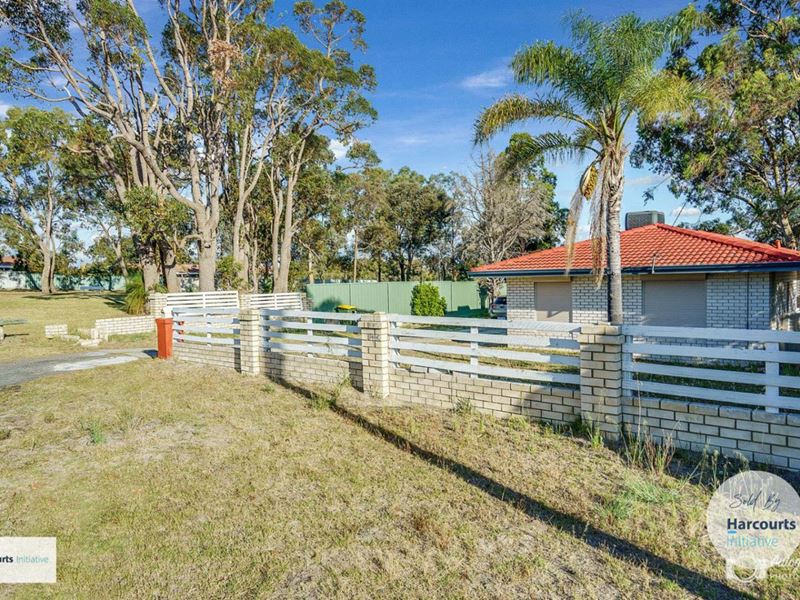 15 Brecknock Way, Girrawheen WA 6064