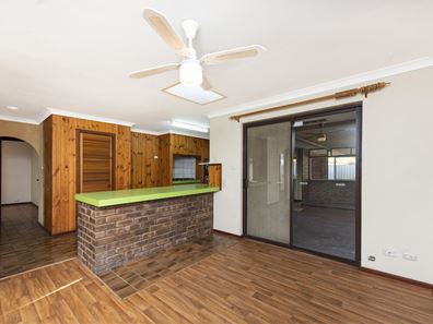 15 Hungerford Avenue, Halls Head WA 6210