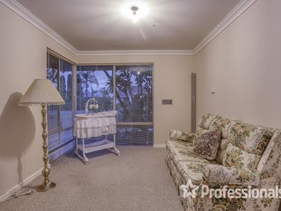 33 Southpointe Crescent, Ballajura WA 6066