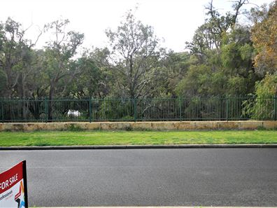 8 Flannerys Lane, Australind WA 6233