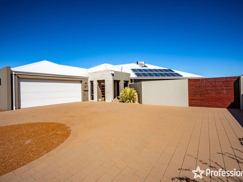 16 Hampshire Drive, Cape Burney