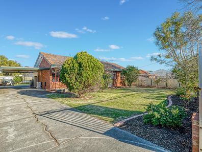 15 Trangie Way, Kelmscott WA 6111