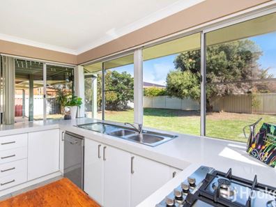 29 Admiralty Crescent, Halls Head WA 6210