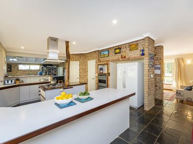 876 Eighty Road, Baldivis WA 6171