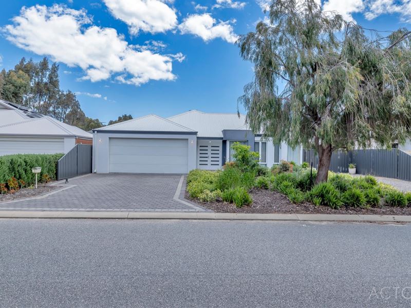 3 Golden Bay Drive, Golden Bay WA 6174