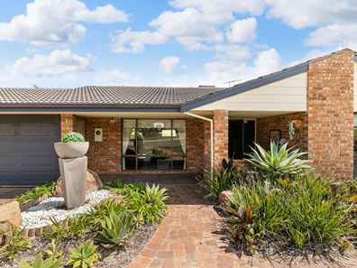 91 Castlecrag Drive, Kallaroo WA 6025