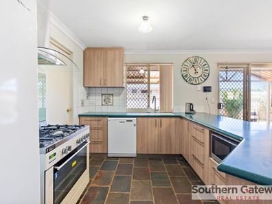 10 Reveley Close, Seville Grove WA 6112