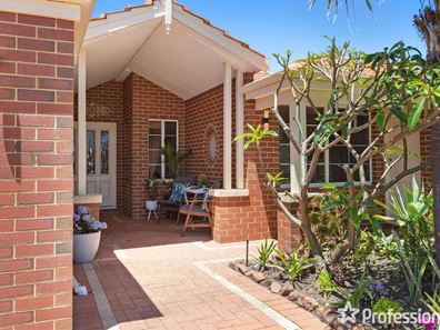 9 Brussels Circuit, Port Kennedy WA 6172