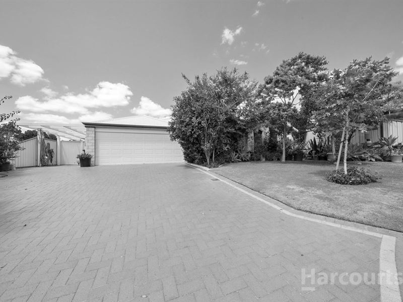 2 Fair Oaks Court, Meadow Springs