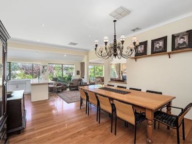28 Roebuck  Avenue, Canning Vale WA 6155