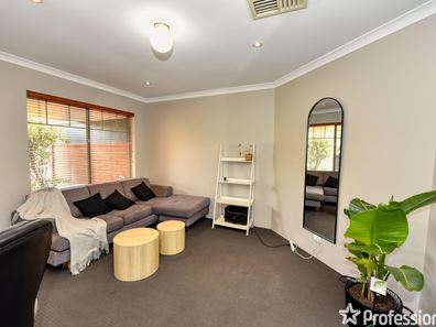 4 Carpentaria Drive, Port Kennedy WA 6172