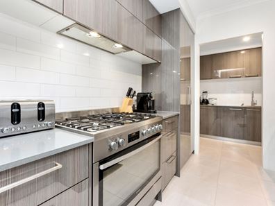 8 Torquata Street, Piara Waters WA 6112