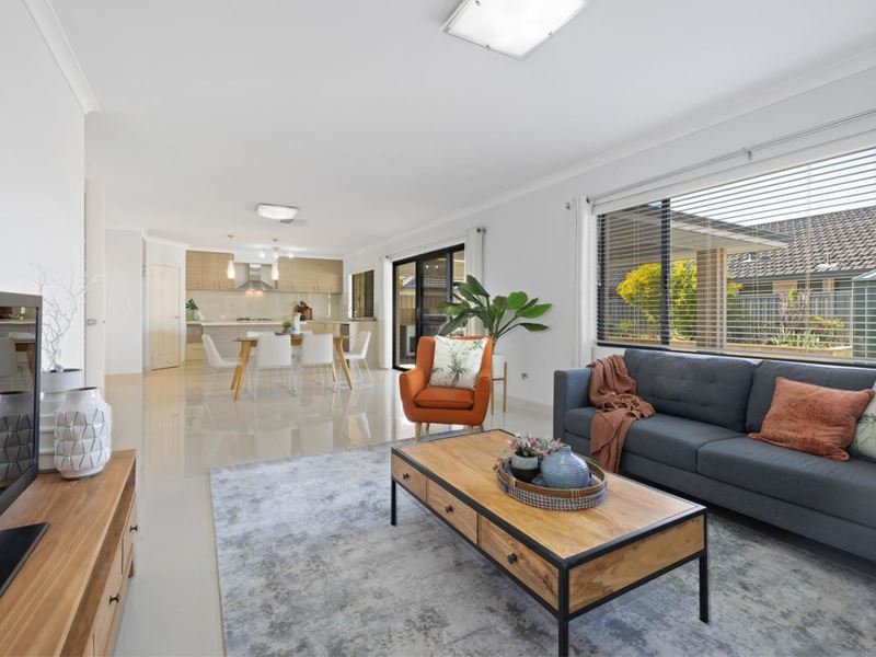 28 Middle Parkway, Canning Vale WA 6155