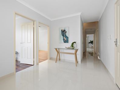 28 Middle Parkway, Canning Vale WA 6155