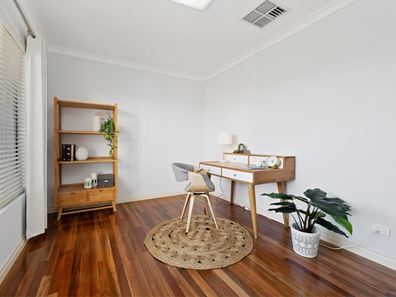 28 Middle Parkway, Canning Vale WA 6155