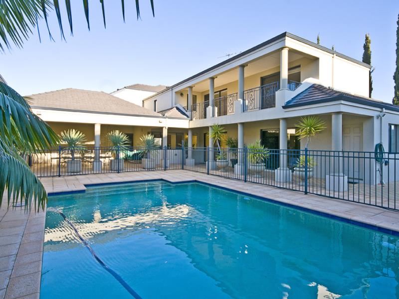 14 Colonial Gardens, Mosman Park