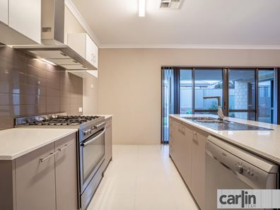 4 Litoria Drive, Wandi WA 6167