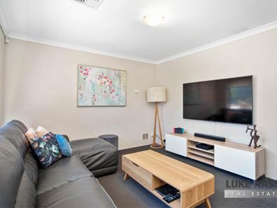 32 Petrel Close, Seville Grove WA 6112
