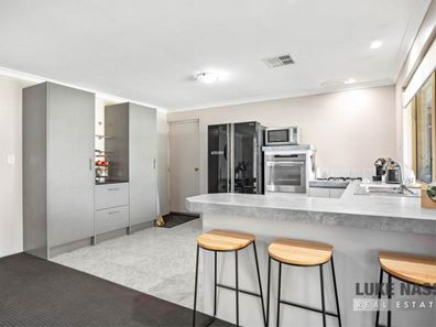 32 Petrel Close, Seville Grove WA 6112