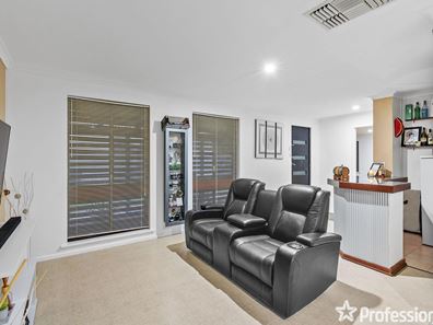 61 Vinca Way, Forrestfield WA 6058