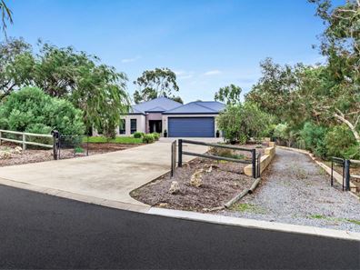 8 Lipscombe Close, Golden Bay WA 6174