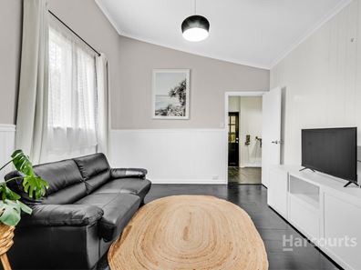 32 Flinders Street, Falcon WA 6210