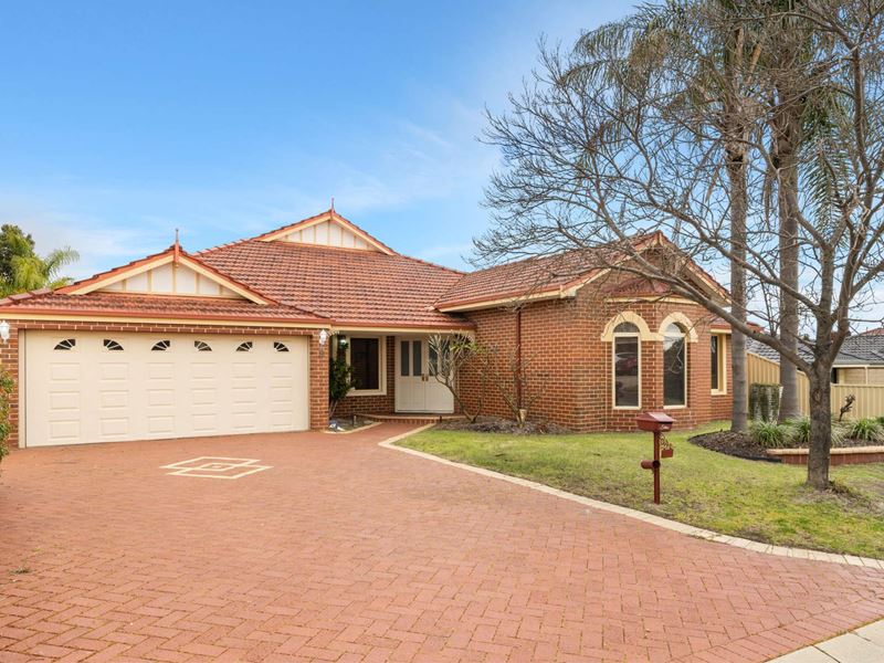 8 Beesley Court, Success WA 6164