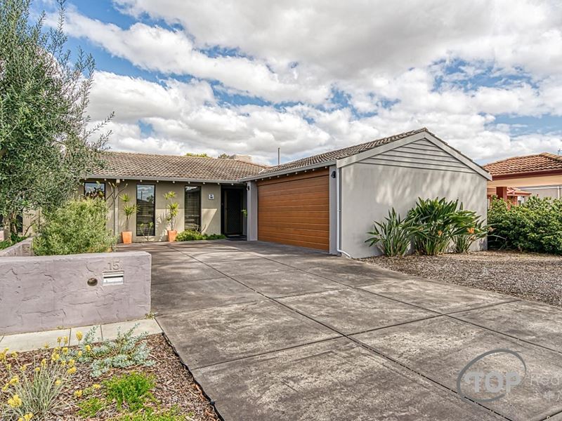 15 Parklands Square, Riverton