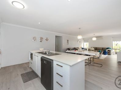 12 Cruentas Way, Halls Head WA 6210