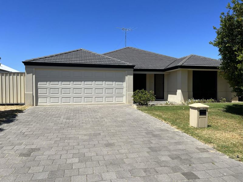 12 Sugar Bush Way, Meadow Springs