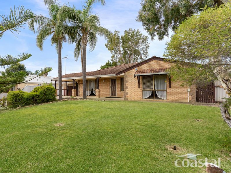 25 Sandeland Ave, Coodanup