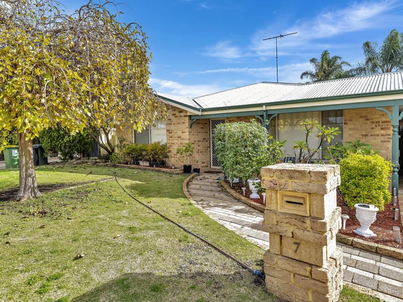 7 Isdell Place, Greenfields