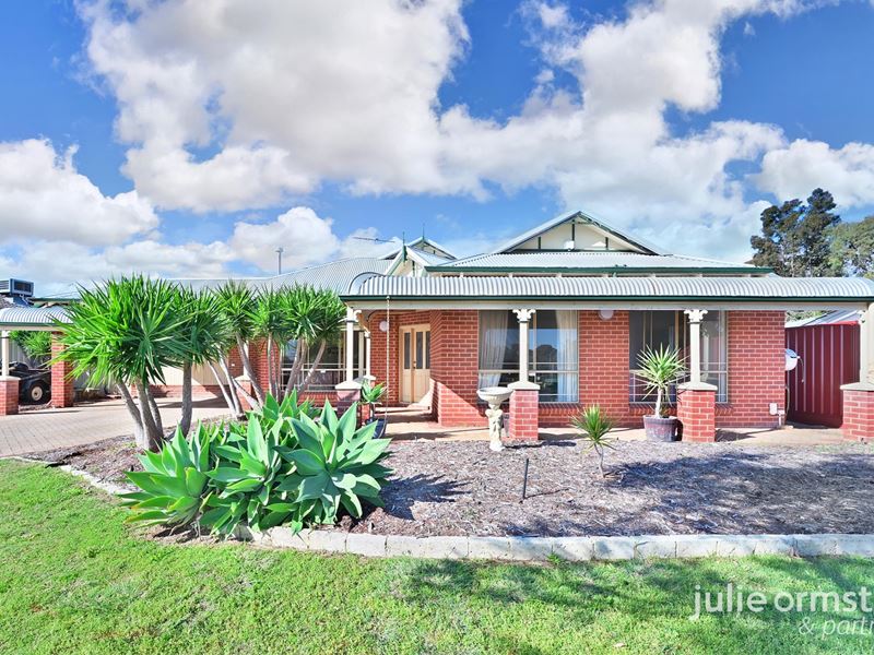 10 Camarino Drive, Woodvale