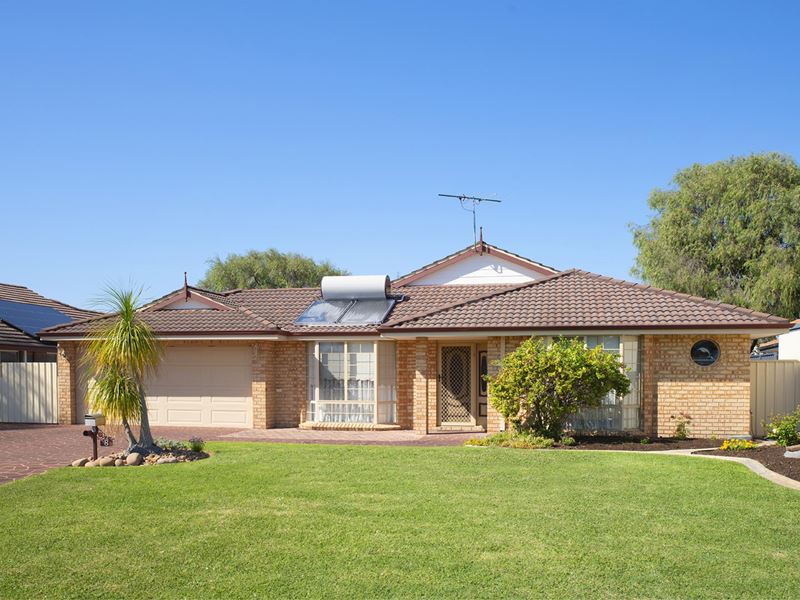 8 Coral Crescent, Broadwater