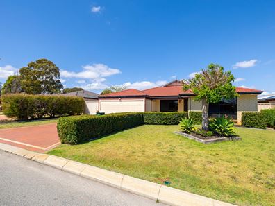 4 Excelsior Drive, Canning Vale WA 6155