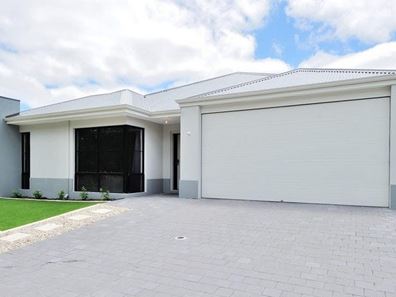 26 Jennapullin Crescent, Ellenbrook WA 6069