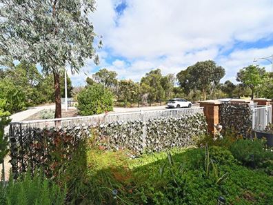 2 Horticulture Gardens, Banksia Grove WA 6031