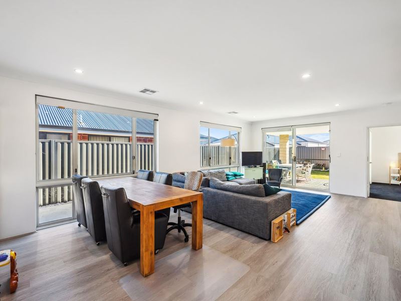 46 Montgomery Parkway, Ravenswood
