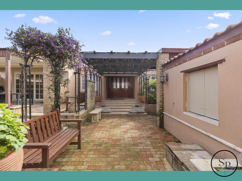 9 Picaroon Place, Halls Head