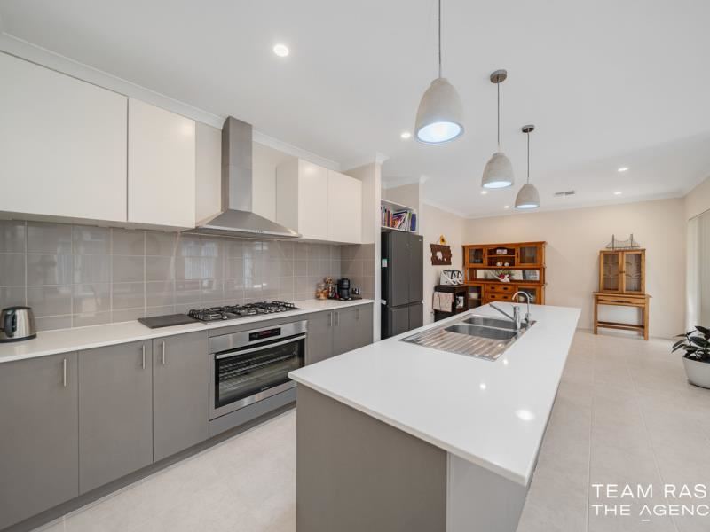 4 Mayali Bend, Banksia Grove