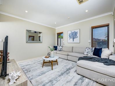 19 Cockleshell Brace, Jindalee WA 6036