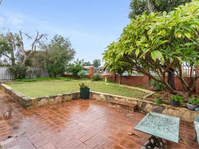 15 Lawrence Street, Gosnells WA 6110