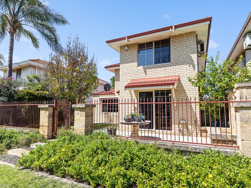 6 Loyalist Court, Ascot