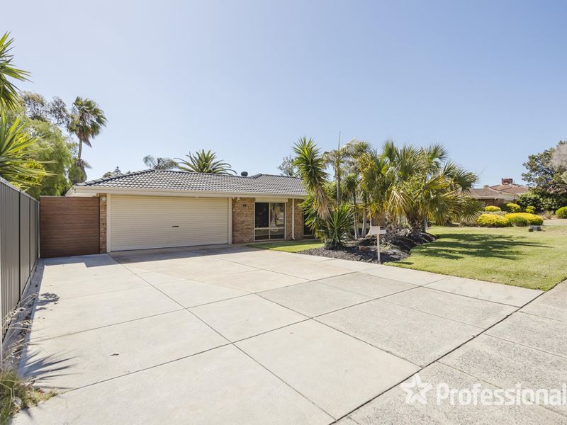 65 Woodward Circle, Marangaroo WA 6064